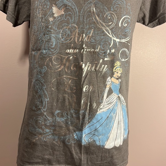 Disney Store Cinderella Graphic T-shirt - Picture 2 of 6